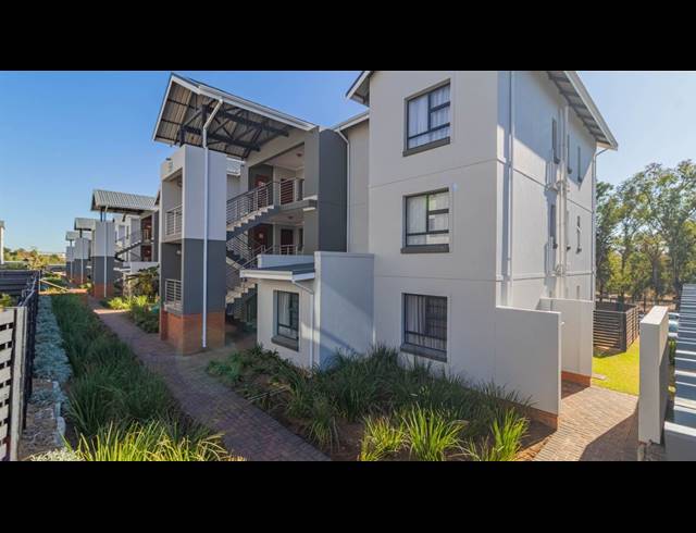 3 BEDROOM APARTMENT FOR SALE IN LONGLAKE